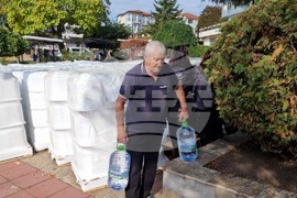 Свети Влас - безплатна вода - хуманитарна помощ
