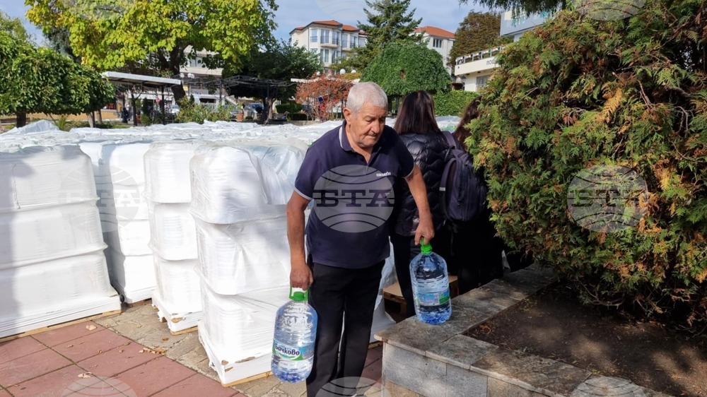 Свети Влас - безплатна вода - хуманитарна помощ