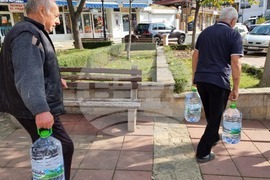 Свети Влас - безплатна вода - хуманитарна помощ