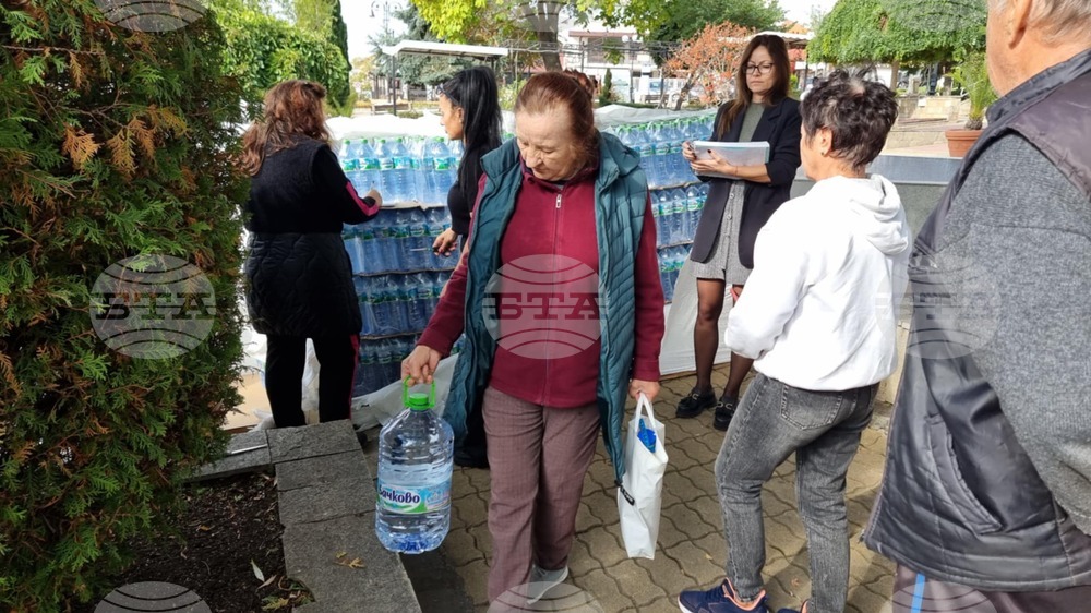 Свети Влас - безплатна вода - хуманитарна помощ