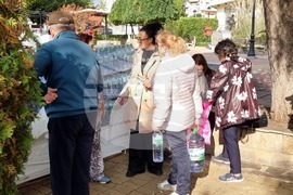 Свети Влас - безплатна вода - хуманитарна помощ