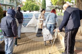 Свети Влас - безплатна вода - хуманитарна помощ