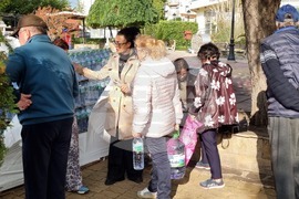 Свети Влас - безплатна вода - хуманитарна помощ