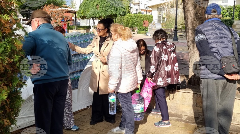 Свети Влас - безплатна вода - хуманитарна помощ