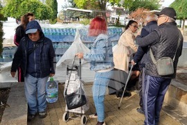 Свети Влас - безплатна вода - хуманитарна помощ