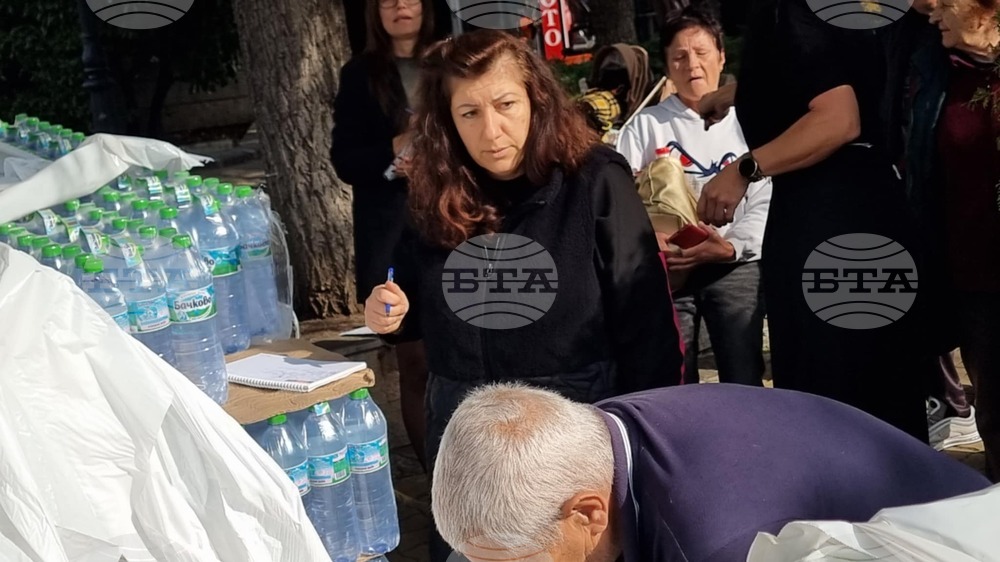 Свети Влас - безплатна вода - хуманитарна помощ