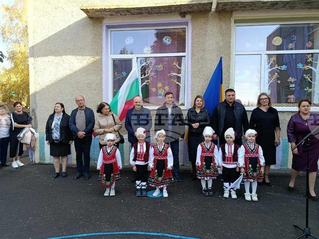 Две нови български неделни училища към център "Медиа", финансирани от България, бяха открити в Бесарабия
