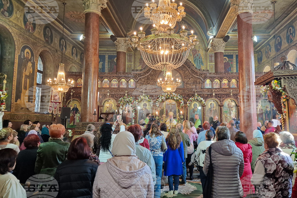Пловдив - храм „Света Петка“ - празник
