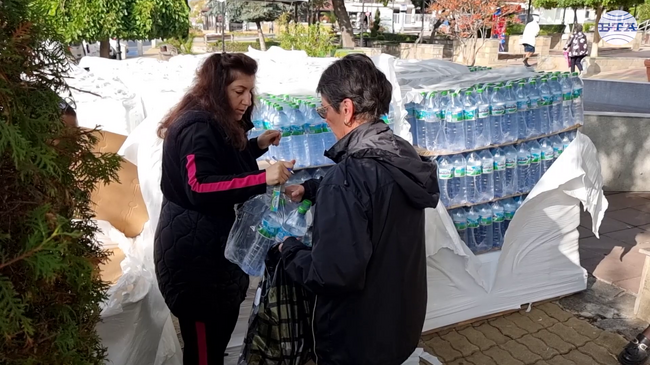В Свети Влас започна раздаване на бутилирана вода заради замърсяване след наводнението
