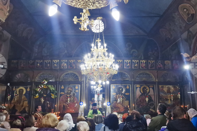 Стотици отбелязаха храмовия празник на "Света Петка" в Пазарджик