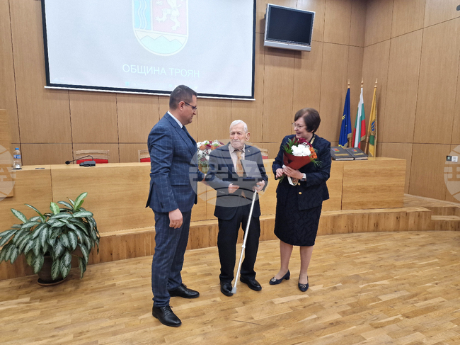 Троян - празник на града - тържествена сесия на Общинския съвет