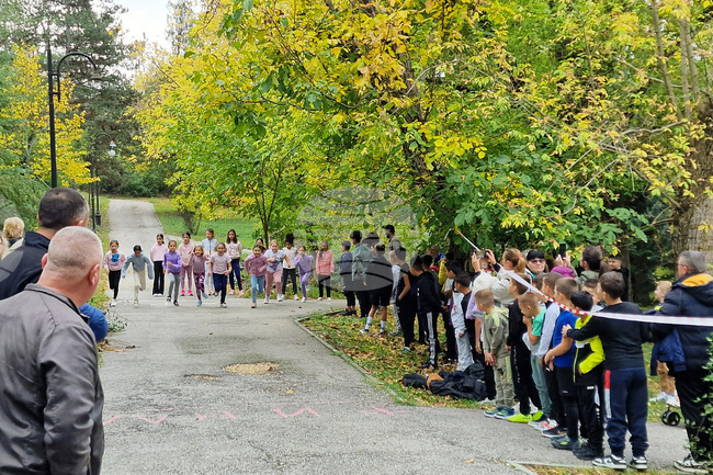 Традиционен лекоатлетически крос бе организиран в градския парк в Нови пазар по случай празника на града