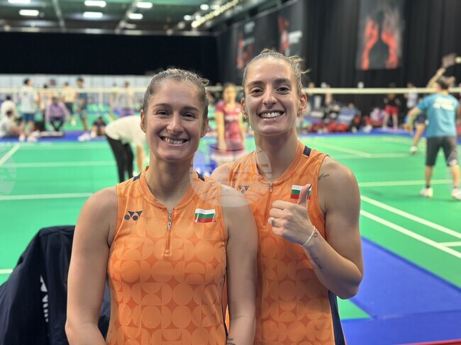 Стефани Стоева и Габриела Стоева започнаха с победа на турнир по бадминтон в Дания