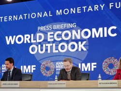 САЩ - Вашингтон - "Перспективи пред световната икономика" 2025