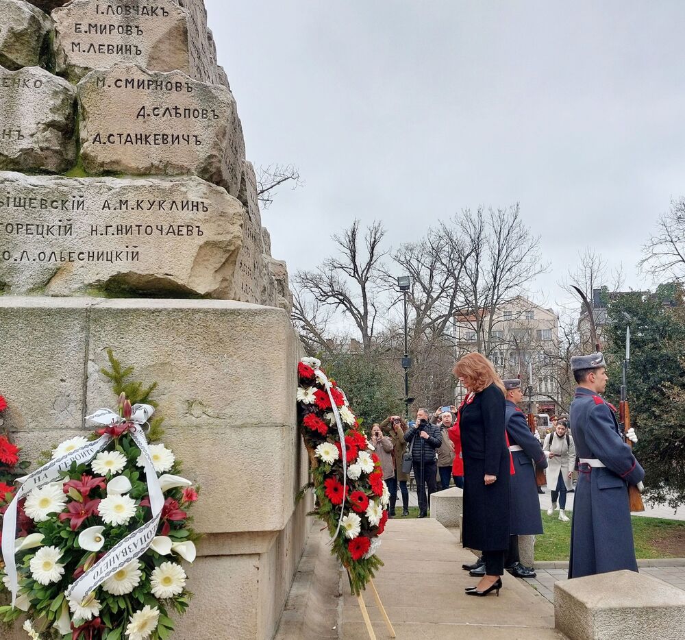 Вицепрезидентът отдаде почит пред загиналите за свободата на България медици
