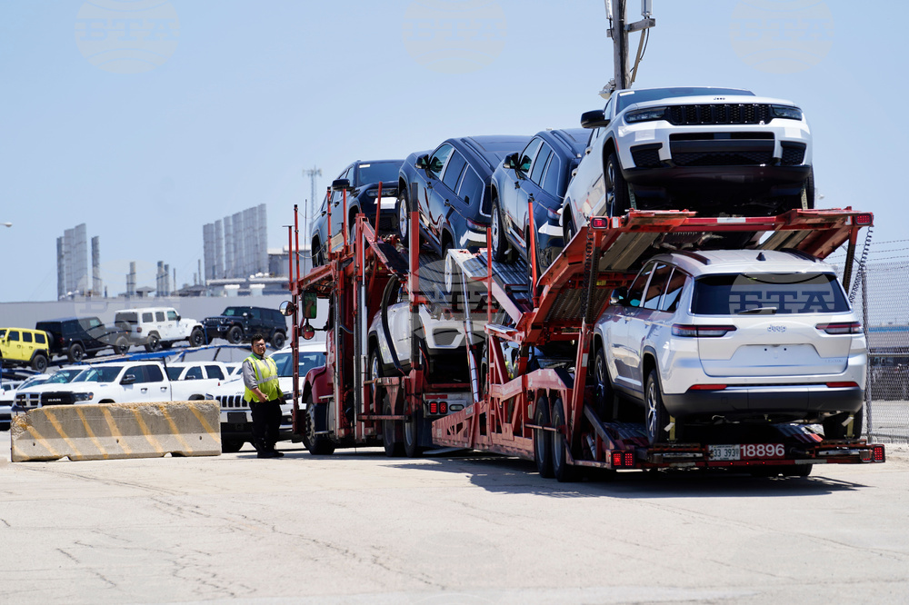 Канада налага митнически ограничения на автомобилните производители "Стелантис" и "Дженерал мотърс"