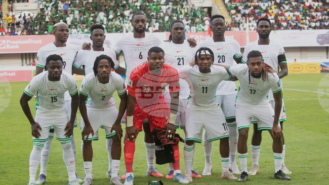 Футболистите на Нигерия прекратиха споровете за премиите си преди важните мачове от квалификациите за Световното първенство