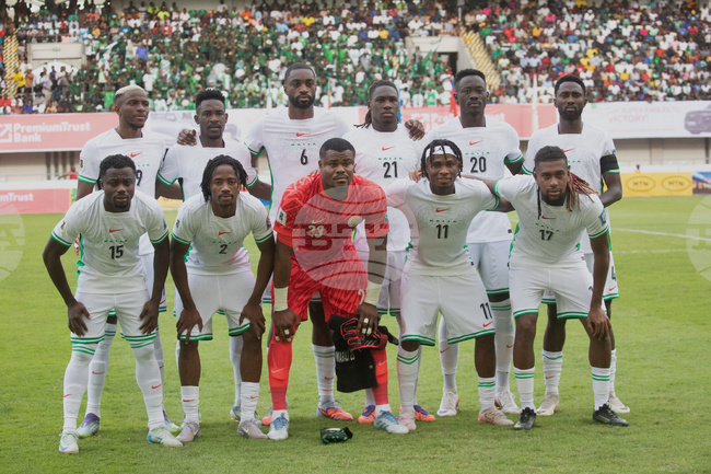 Футболистите на Нигерия прекратиха споровете за премиите си преди важните мачове от квалификациите за Световното първенство