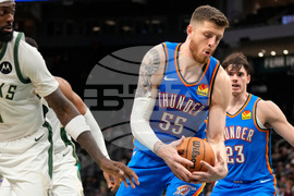 Thunder Bucks Basketball