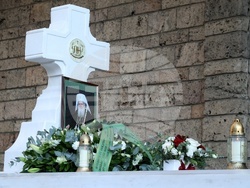 Катедрален храм „Света Неделя“ - Неофит - заупокойна света литургия