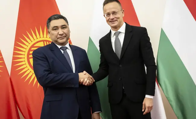 КАБАР: Киргизстанският вицепремиер обсъди с унгарския външен министър сътрудничеството в рамките на ЕС