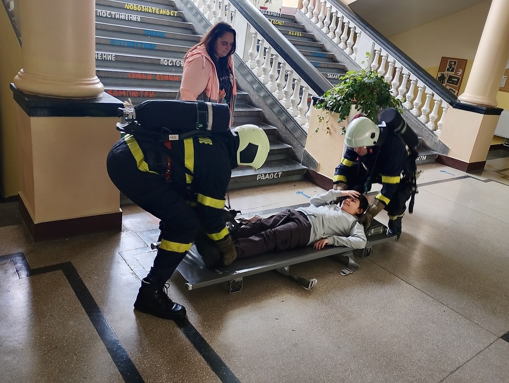 Учебна евакуация в условия на земетресение и възникнал пожар се проведе в ОУ „Йордан Йовков“