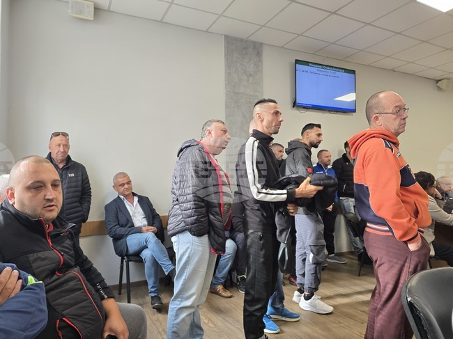 Таксиметрови шофьори в Сандански поискаха актуализация на цените за превоз