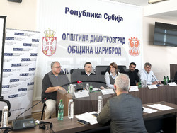 Сърбия - Цариброд - кръгла маса