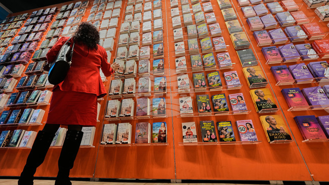 Първата литературна награда БРИКС беше връчена по време на Международния панаир на книгата в Египет