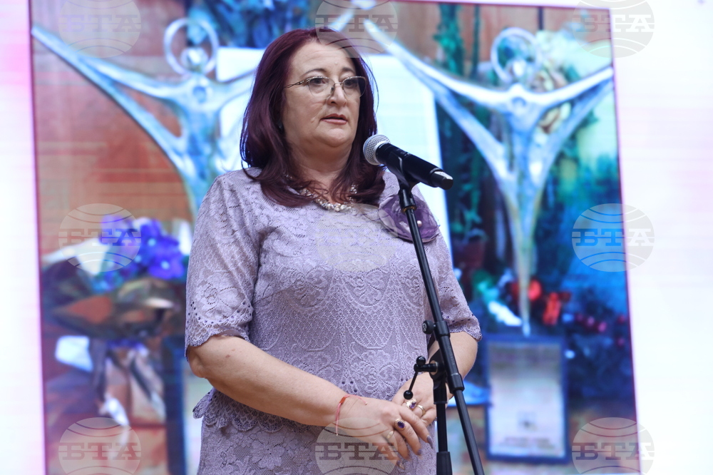 Директорът на Агенцията за българите в чужбина Райна Манждукова: Наградата „Българка на годината“ е нашата признателност към всяка българка по света