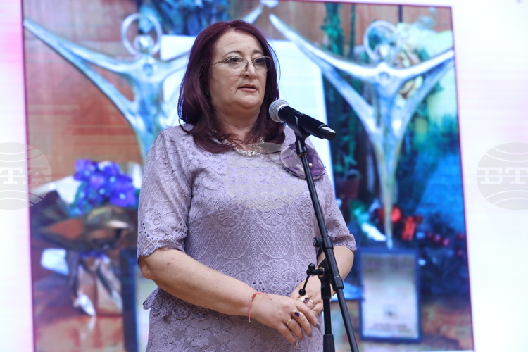 Райна Манджукова пред БТА: Всяка жена, отдала време и енергия на общността, е достойна да бъде номинирана за „Българка на годината“