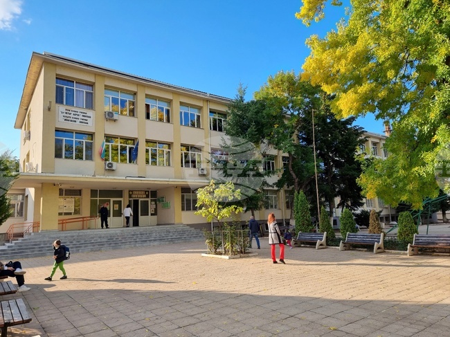 Учителски практики от пет училища в област Монтана са номинирани в националния конкурс „Добрите практики на фокус“ на фондацията „Заедно в час“