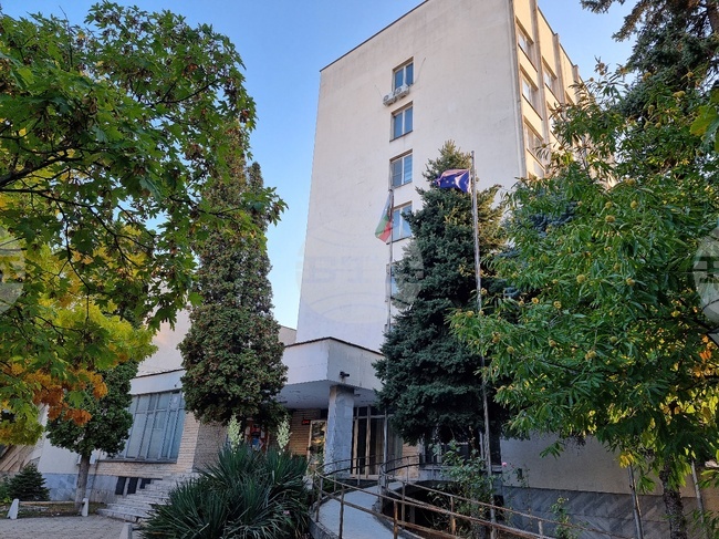 Младеж на 16 години е задържан в Монтана след грабеж в заведение с използване на заплаха с пистолет