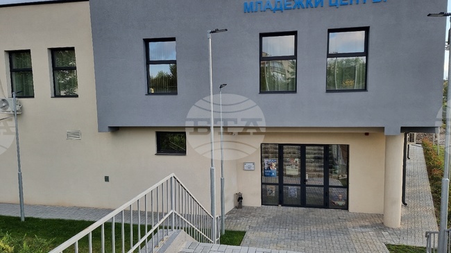 Заради ремонта на Младежкия дом в Монтана, Общинският съвет ще заседава в Младежкия център