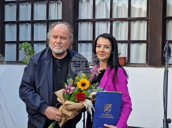 Професор Стефан Лютаков е носителят на Националната награда "Константин Величков"