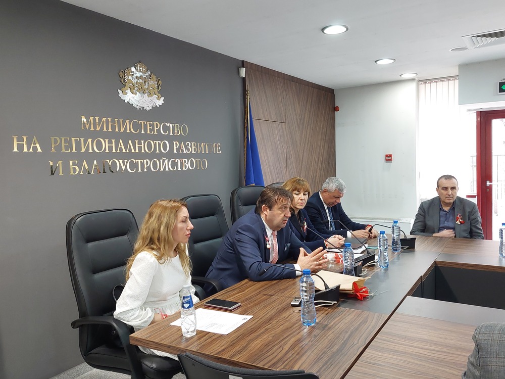 МРРБ: До края на следващата седмица браншовите организации трябва да дадат предложения за решаване на казуса с възложеното незаконно строителство