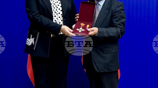 VP Iotova Presents Order of Sts. Cyril and Methodius to Chinese Bulgarist Prof. Ma Sipu