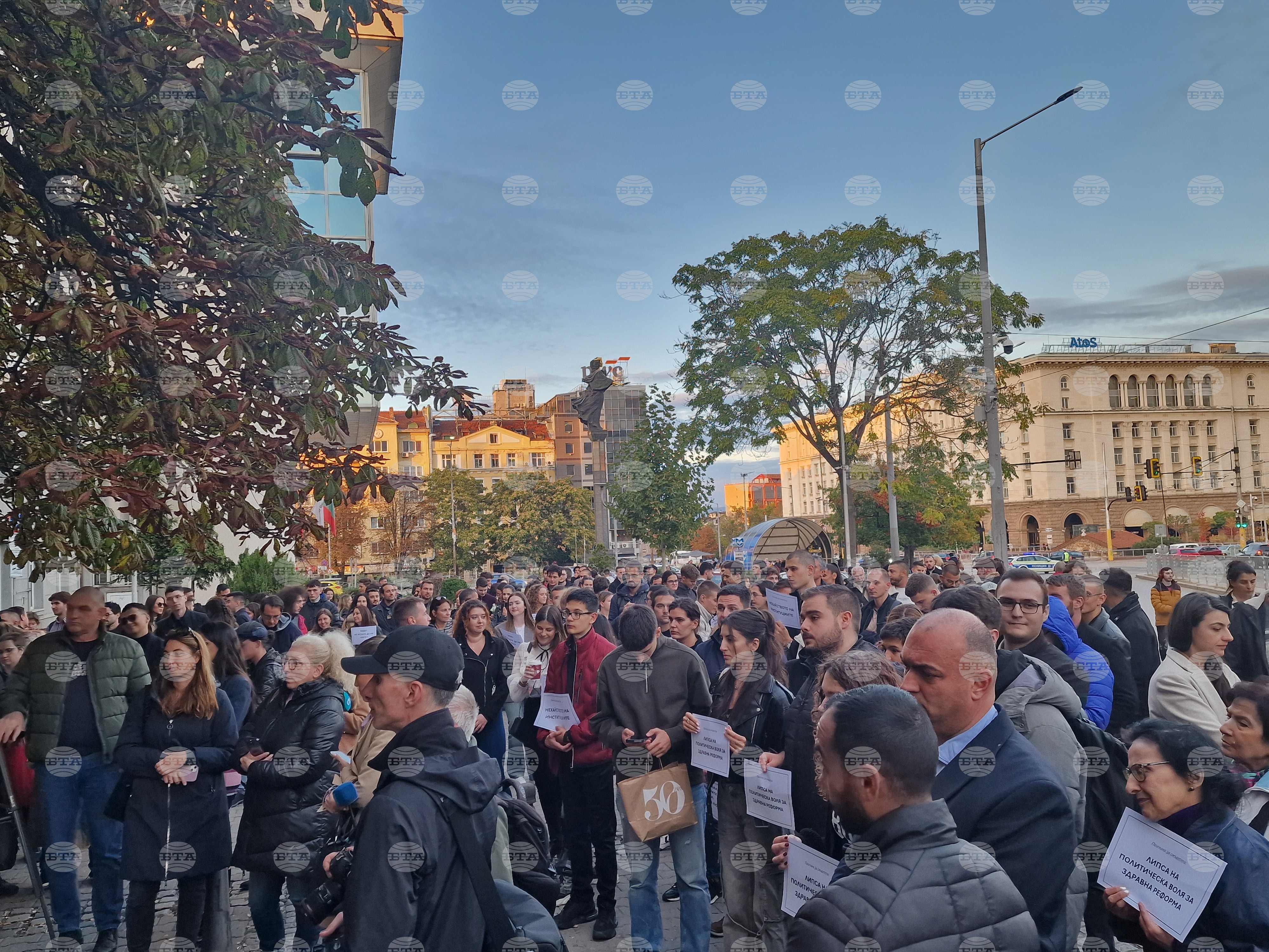 Mladi po svetu izražajo nezadovoljstvo z vladami, v Hong Kongu se Filipinci borijo proti korupciji