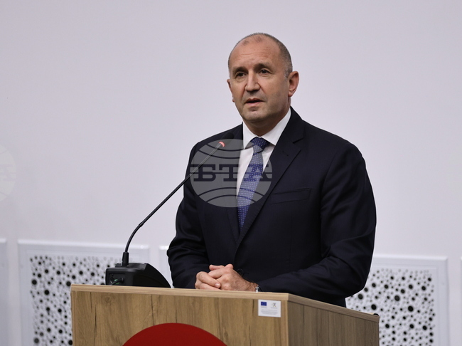 Без ефективно и иновативно здравеопазване не можем да изпълним нито една важна национална цел, каза президентът Румен Радев в Пловдив