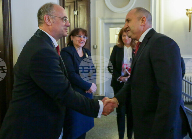 Румен Радев - „Девет глътки свобода“ - документален филм - представяне