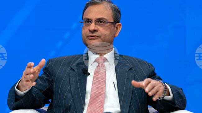 Управителят на централната банка на Индия сигнализира за запазване на ниските лихви за продължителен период 