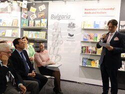 Министърът на културата Мариан Бачев участва в откриването на българския щанд на панаира на книгата във Франкфурт, снимка – МК