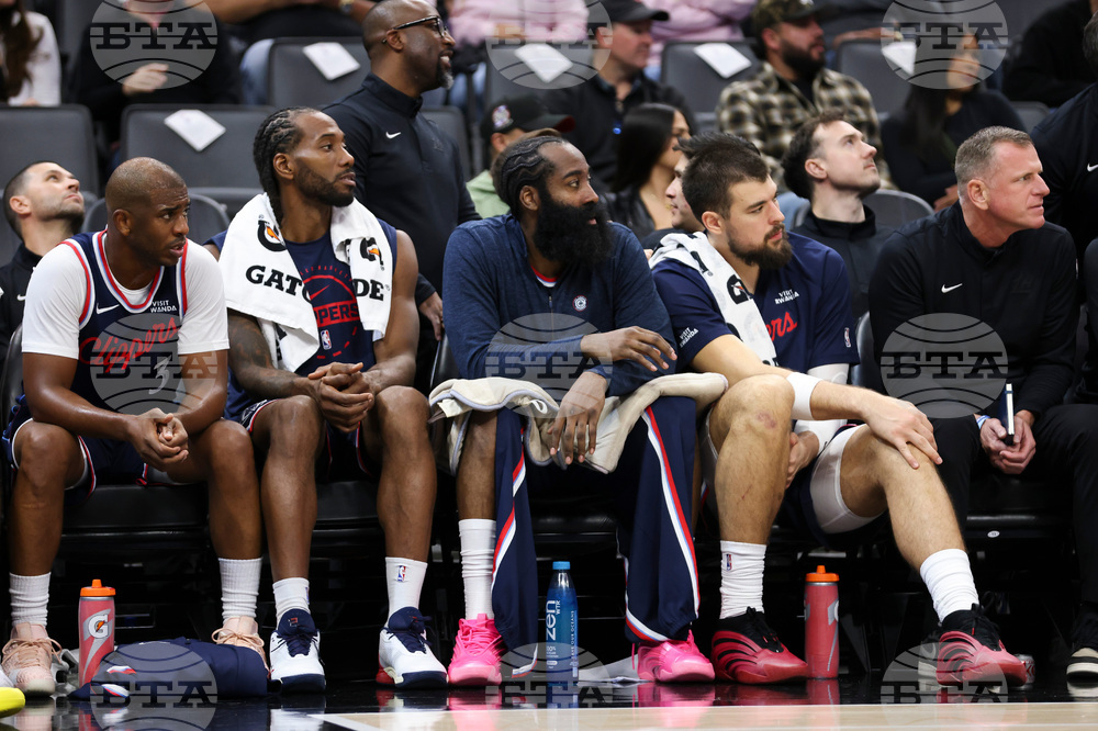 Джеймс Хардън и Кауай Ленърд са изненадани от раздялата на ЛА Клипърс с Крис Пол