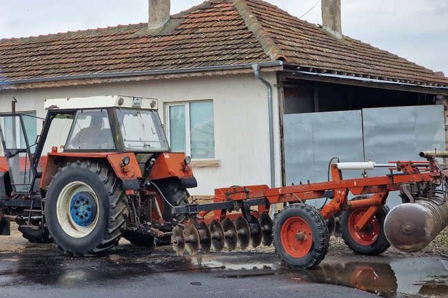 Близо 2,4 млн. евро ще бъдат инвестирани по европроекти в модернизация на земеделски стопанства в Разградска област