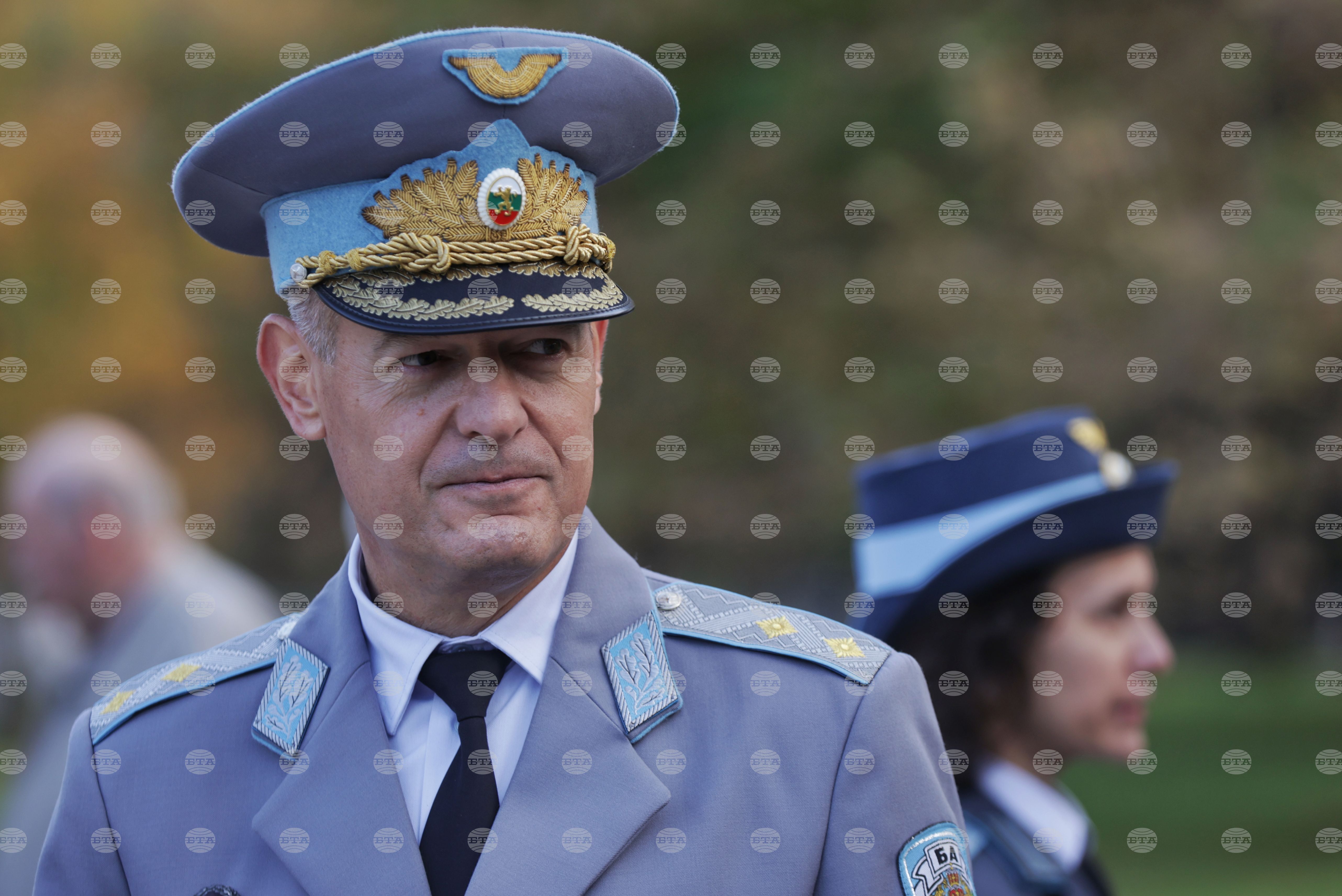 Критичен приоритет е завършването на симулатора на F-16 и въвеждането му в регулярна експлоатация, каза командирът на ВВС генерал-майор Русев