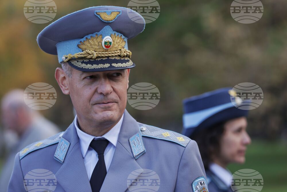 Паметник на летеца в София - генерал-майор Николай Русев