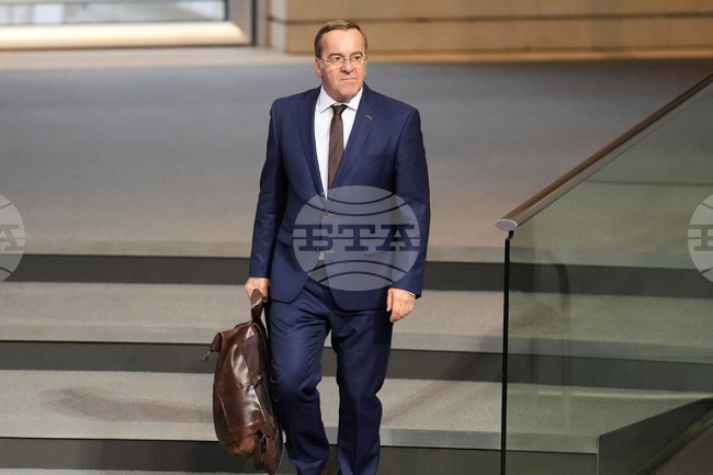 Германският министър на отбраната Борис Писториус внесе в Бундестага спорен законопроект за военната служба