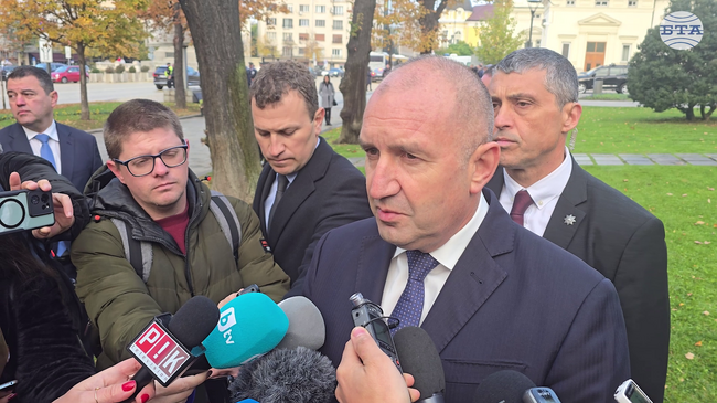 Ще бъда солидарен с хората, когато е приет закон, с който ги принуждават да вършат държавна работа с лични автомобили, каза Румен Радев