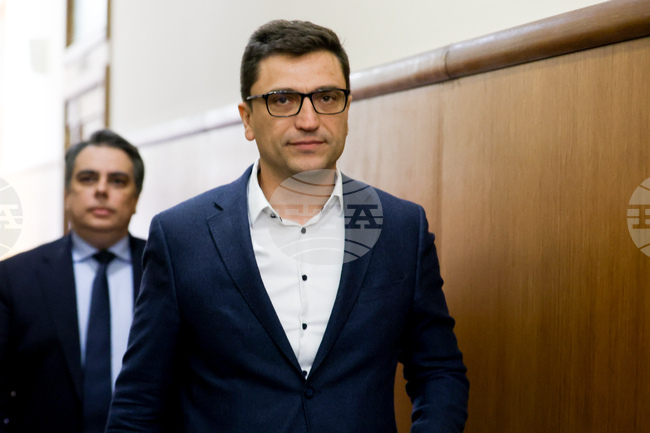 Парламентът отхвърли предложението на ПП-ДБ майките да получават 100% обезщетение при неизползване на отпуска за бременност и раждане 