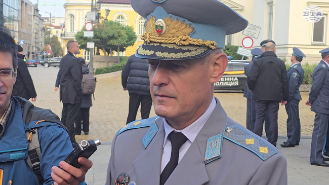 Командирът на ВВС генерал-майор Николай Русев очаква много скоро да пристигнат още два самолета F-16